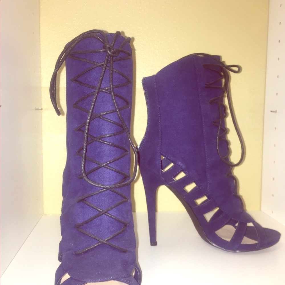 Shoe Dazzle, faux suede platform stilettos. Size 9